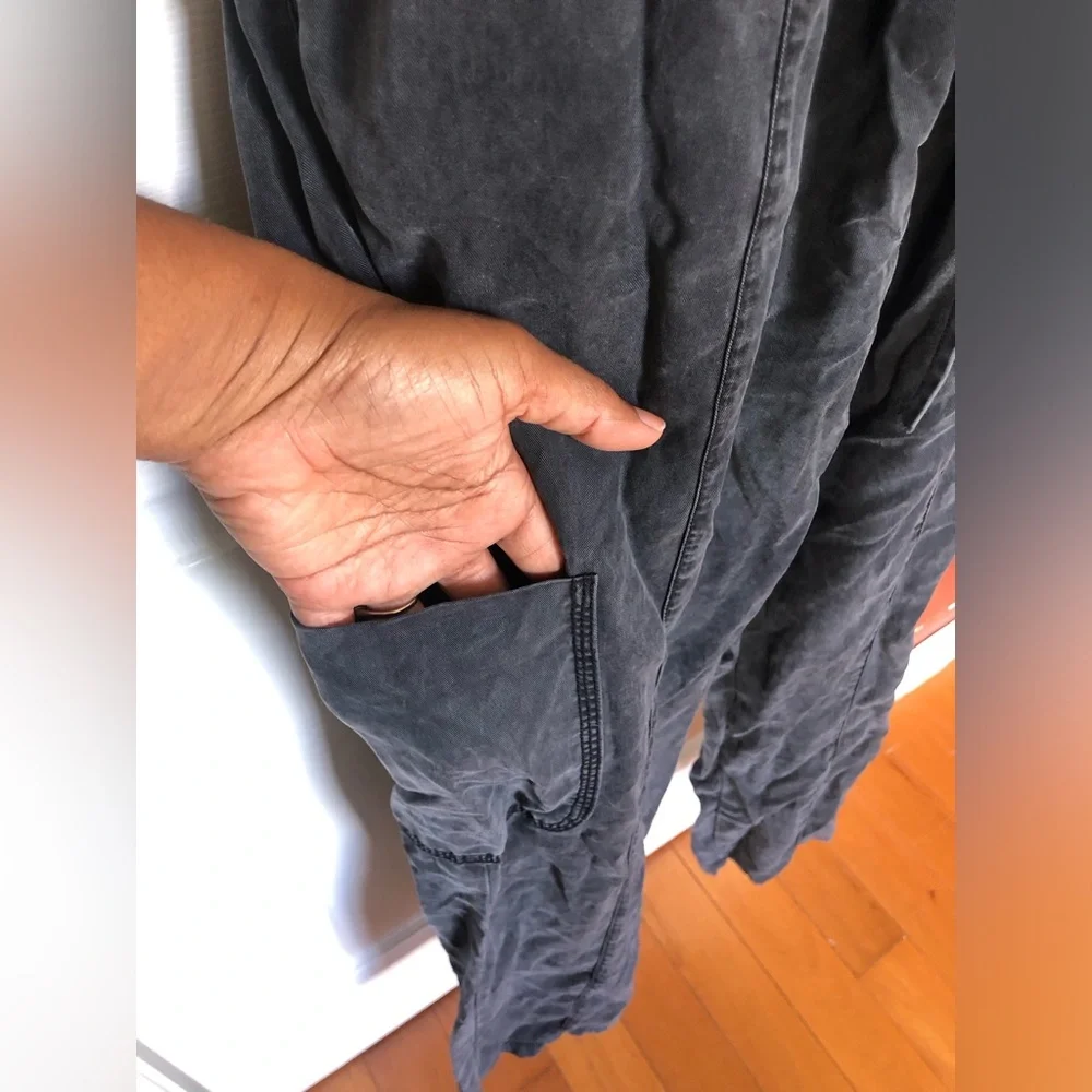 Evereve Emery Cargo Black Strapless Jumpsuit Size Small - Picture 8 of 11